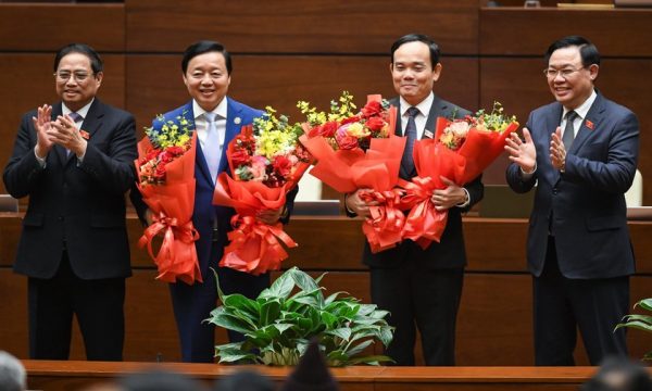 Chính thức phê chuẩn bổ nhiệm hai Phó Thủ tướng Trần Hồng Hà và Trần Lưu Quang