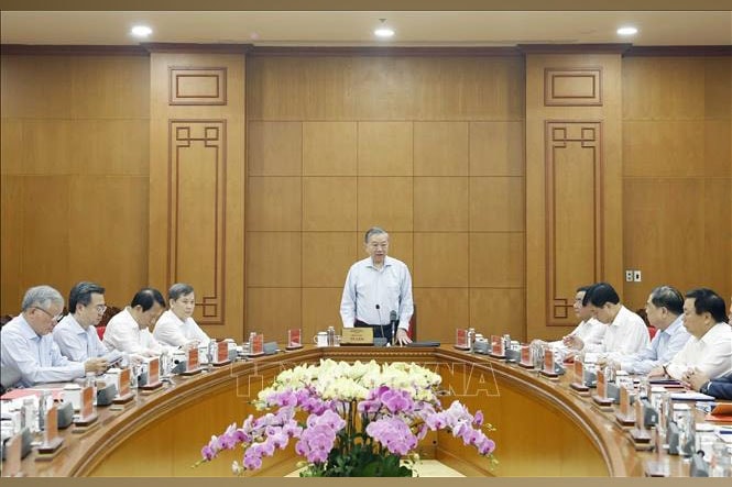 Chống “giặc nội xâm” trong tầm nhìn mới