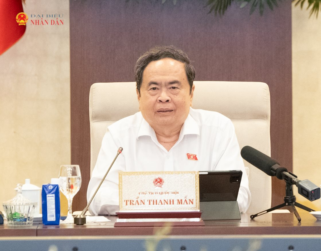 Phân quyền triệt để cho đô thị đặc biệt, gắn với cơ chế giám sát, kiểm tra, trách nhiệm giải trình