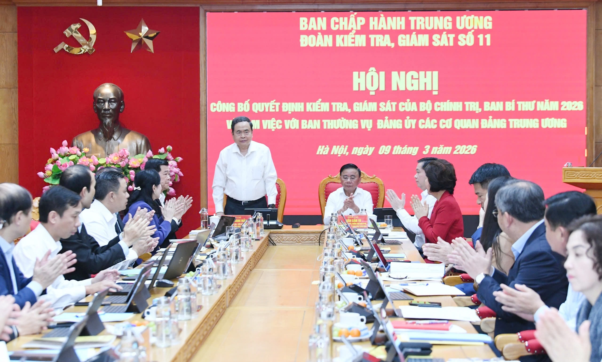 Chủ tịch Quốc hội Trần Thanh Mẫn chủ trì hội nghị công bố quyết định kiểm tra, giám sát với Ban Thường vụ Đảng ủy các Cơ quan Đảng Trung ương