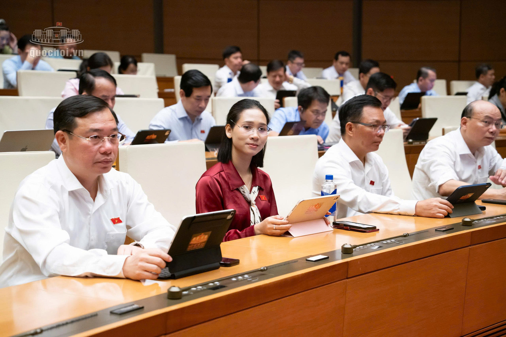 Quốc hội thảo luận nhiều dự án luật quan trọng
