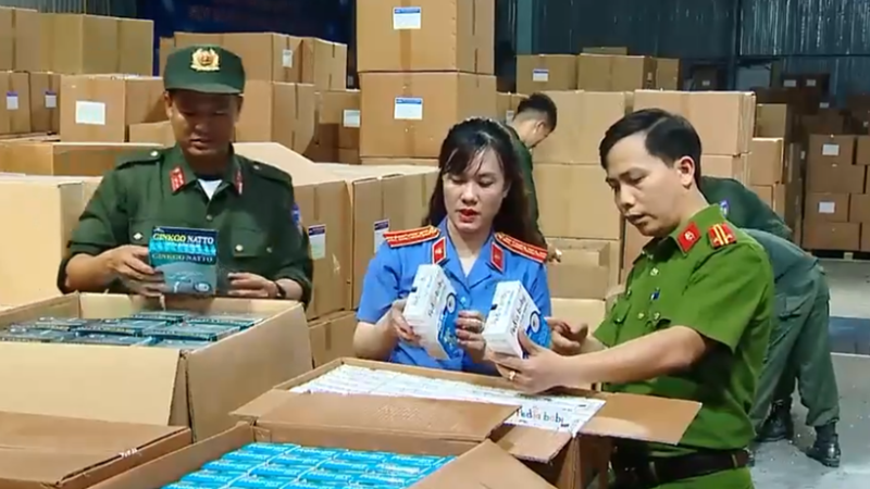 Truy tố 14 bị can trong đường dây sản xuất, buôn bán thực phẩm chức năng giả