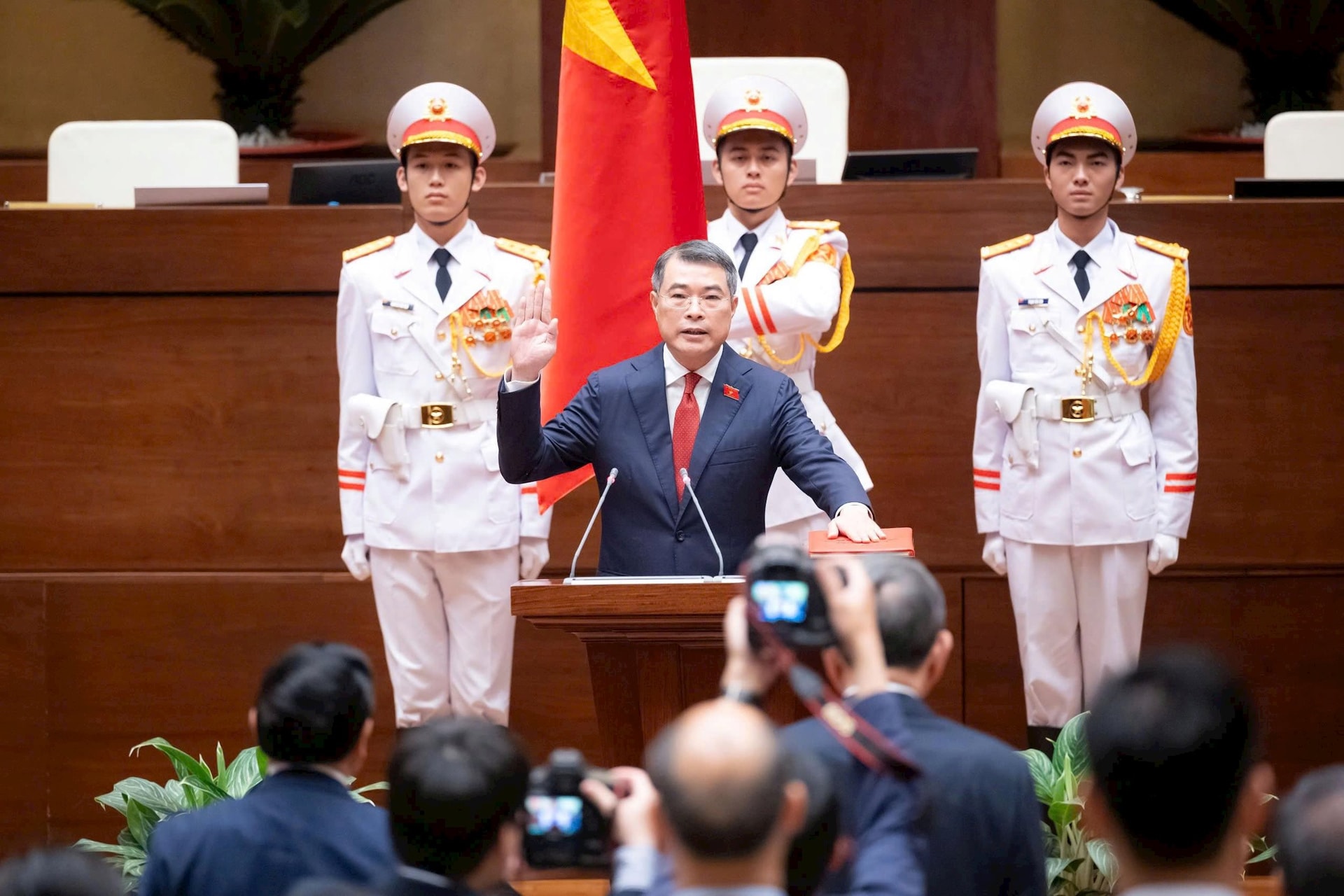 Thủ tướng Lê Minh Hưng: Lòng tin của nhân dân là nguồn lực lớn nhất của quốc gia