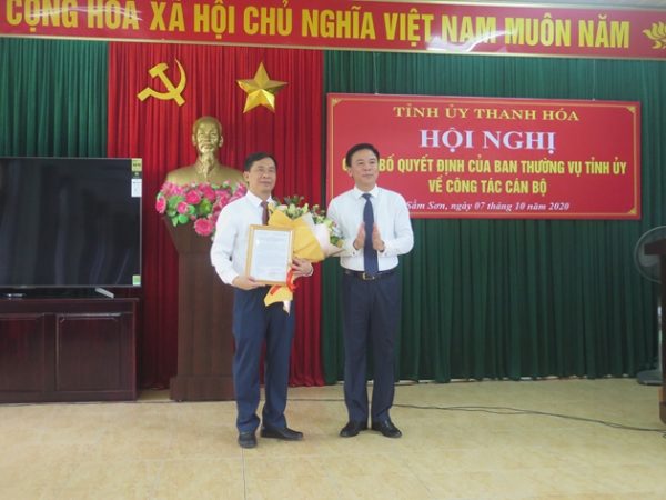 Ông Lê Văn Tú được giới thiệu bầu chức Chủ tịch UBND TP Sầm Sơn