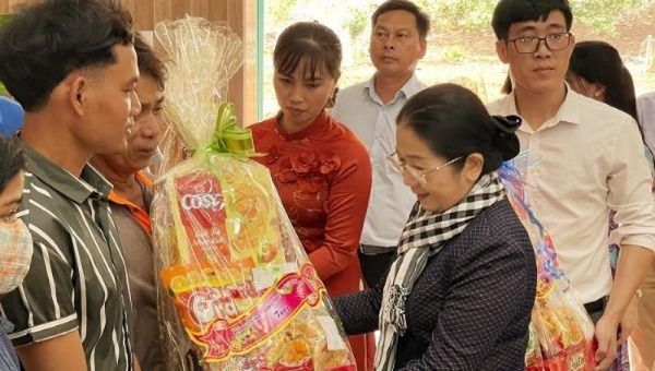 TP Hồ Chí Minh nghiêm cấm cán bộ tặng quà Tết cho cấp trên trong dịp Tết