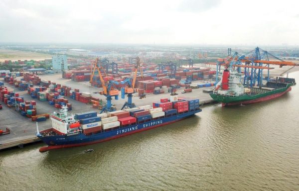 Giá vận tải biển tăng “phi mã”, doanh nghiệp xuất khẩu lao đao
