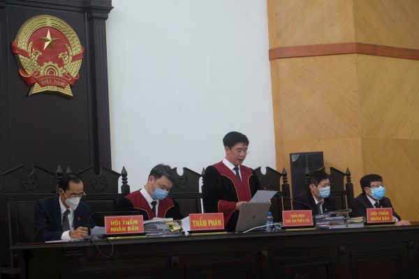 Vì sao luật sư của bị cáo Nguyễn Duy Linh đề nghị hoãn phiên tòa?