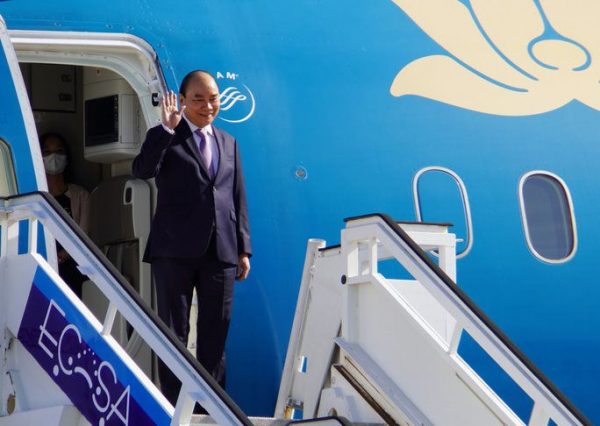 Chủ tịch nước Nguyễn Xuân Phúc lên đường thăm chính thức Liên bang Thụy Sĩ