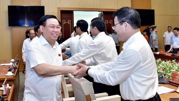 Chủ tịch Quốc hội Vương Đình Huệ làm việc với Ban Thường vụ Tỉnh ủy Phú Thọ
