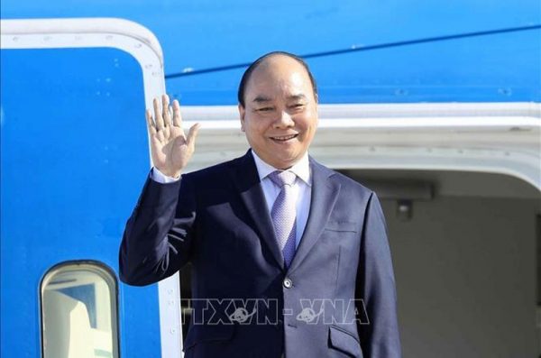 Chủ tịch nước Nguyễn Xuân Phúc lên đường thăm cấp nhà nước tới Indonesia