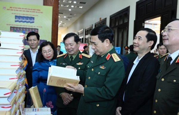 Quán triệt tư tưởng về đấu tranh phòng, chống tham nhũng, tiêu cực của Tổng Bí thư Nguyễn Phú Trọng trong toàn quân