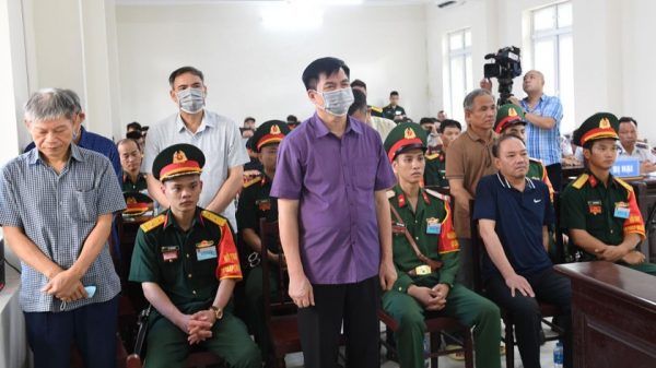 Tham ô tài sản, cựu Tư lệnh Cảnh sát biển nhận 16 năm tù