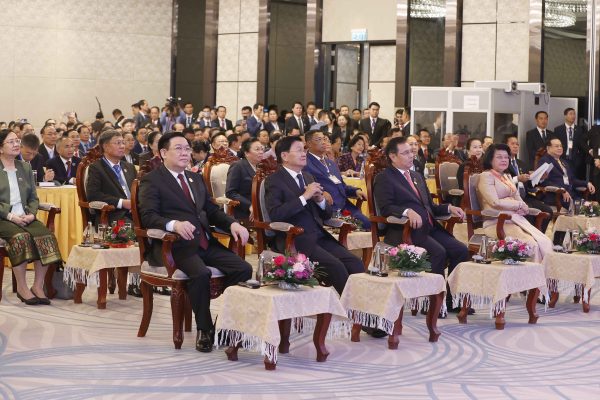 Chủ tịch Quốc hội Vương Đình Huệ dự khai mạc Hội nghị cấp cao Quốc hội 3 nước Campuchia – Lào – Việt Nam lần thứ nhất