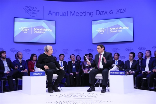 Thủ tướng phát biểu với vai trò diễn giả chính tại Phiên đối thoại Hội nghị WEF Davos