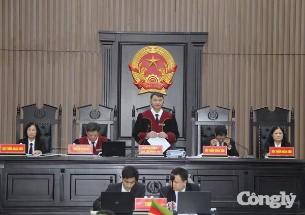 Những hình ảnh tại phiên tòa xét xử 38 bị cáo trong “đại án” Việt Á