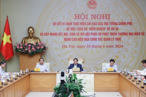 Thủ tướng: Thu thuế dịch vụ livestream, thương mại điện tử còn thất thoát