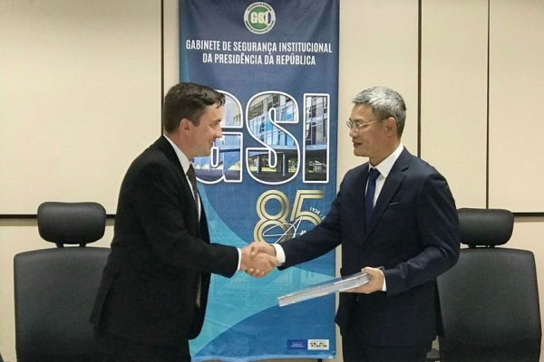 Việt Nam và Brazil đàm phán dự thảo Hiệp định về cùng trao đổi và bảo vệ tin mật