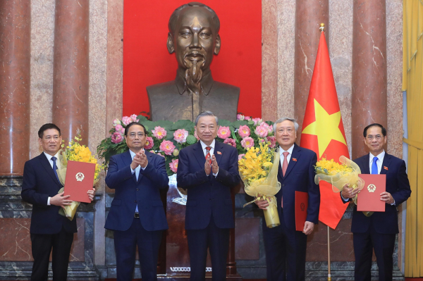 Tổng Bí thư, Chủ tịch nước trao quyết định bổ nhiệm 3 Phó Thủ tướng và 2 Bộ trưởng